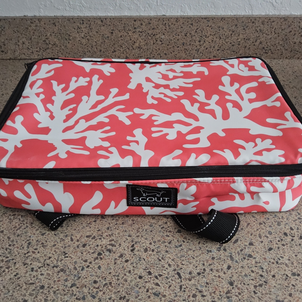 Scout Vibrant Coral and White Casserolle HOT/COLD Travel Carrier